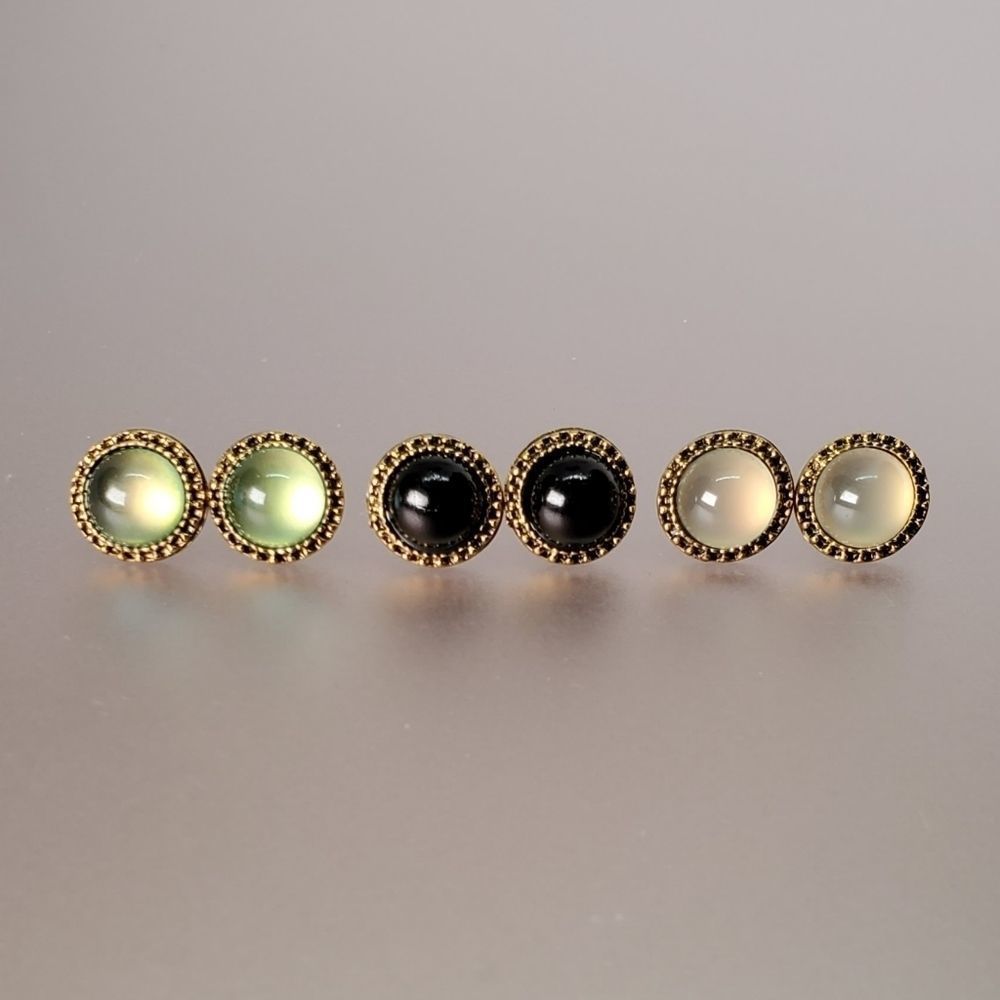 Circle Stud Earrings - 1 Pair
